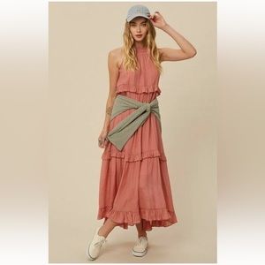 🏷️ NWT Listicle Rose Textured Halter Neck Maxi Dress